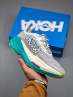 Hoka One One Mach X 2 全新配色 低帮轻量户外越野休闲运动慢跑鞋这个品牌来自于新西兰的毛利语，Hoka表示大地，One One表示飞越，连起
