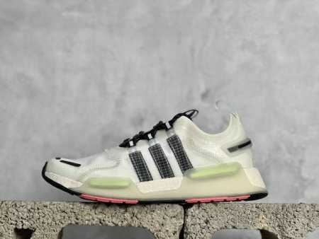 开学季福利 Ad Originals Nmd V3 Boost 爆米花缓震跑鞋 缓震装置意味着良好的氛围永无止境 无尽的能量回馈让您在夜幕降临时感到舒适 透明鞋 - 点击图像关闭