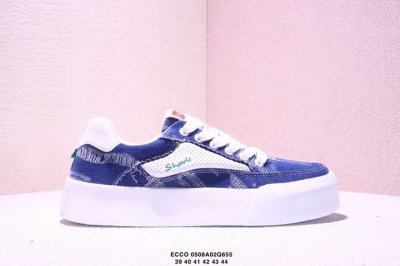 ecco爱步 广东原版透气 配备原版三件套 防尘纸 高弹大底 全头层牛皮 新款百搭休闲款 纯手工制成 鞋面走线工整 清晰质感 原单品质 拼接运动透气网布 采用E