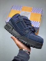 Lv-路易-威登Trainer 2025走秀最新款原版1 1开发复刻 上脚非常舒适 做工精细鞋面由意大利进口小牛皮拼接 侧边饰有品牌Logo标志 进口网布垫脚透
