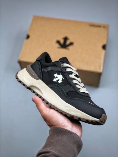 C Descente Dualis 迪桑特都市通勤时尚防滑低帮生活休闲鞋 尺码 40-45