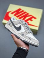 C版 Nike Sb Dunk Low X 斯图西联名款 白灰黑8台球小勾纯原大厂出品 极力推荐原装头层材料 独家版型蒸餾加工帶來的是更好的视觉和脚感体验大厂纯