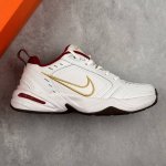 本地 核心私 公司级耐克Nike Air Monarch Iv 帝王4代复古老爹百搭休闲慢跑鞋 复古潮流优质皮革打造鞋面，夸张流线极符 风靡老爹元素 外形延续当