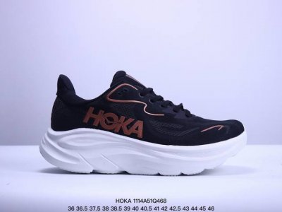 Hoka 霍卡 男女鞋半码制，采用透气针织工程材料鞋面材质，轻量化材料高弹力泡棉升级中底，内嵌欧索莱ortholite 混合 再生 鞋垫，外置耐磨防滑橡胶模块新