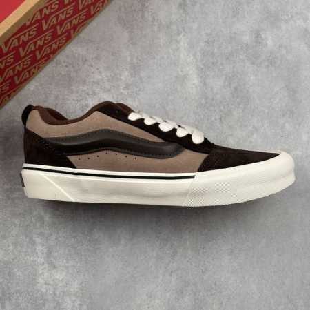 本地180 核心私 万斯 Vans Knu-Skool 面包鞋 坎普尔·茱利安系列低帮复古硫化休闲运动板鞋“肥胖版大Logo” 要说整个年最为热门的鞋型之一，「 - 点击图像关闭