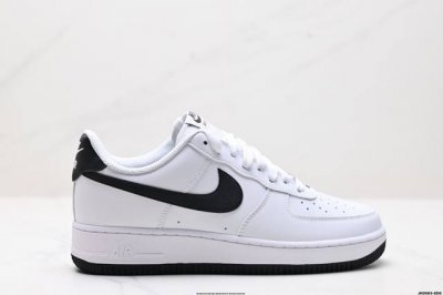 260 公司级耐克Nike Air Force 1“07空军一号低帮百搭休闲运动板鞋。柔软、弹性十足的缓震性能和出色的中底设计，横跨复古与现代的外型结合，造就出