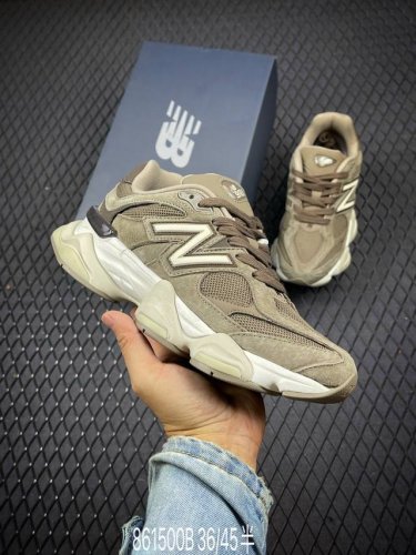 New Balance Nb 9060 复古单品 鞋款灵感源自设计师本人对夏日的怀日回忆。鞋面大身由空间双格及磨砂鞋面拼接而生，配以柔和、温暖的粉橘色调，夏日氛