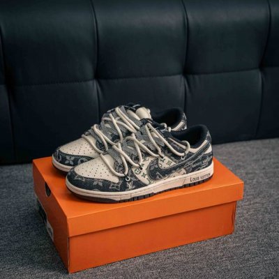 核心私 Nike Dunk 全套原楦原模倾力打造完美版型 独家原厂航空铝磨具打磨大底 鞋头坡度极致还原 无解鞋型 原盒原配 圈内天花板工艺 原厂冲刀 超高清洁度