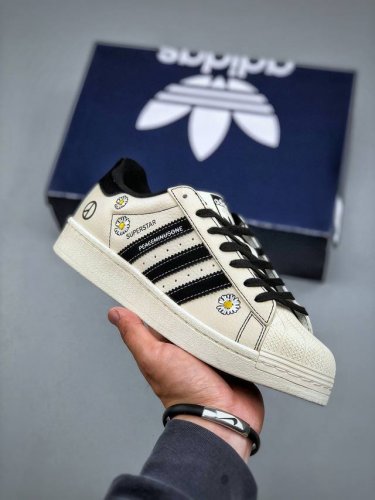 c版 Ad Originals Superstar X Peaceminusone 白黑小雏菊采用全新头层拼接皮革材质后跟采用特色3D立体印字 渠道正品订单 诠
