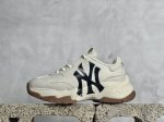 Pb版 Ny Mlb Fast Ball Classic Monogram 24Ss 纽约洋基队 复古休闲跑步 50Bgl 浅米黄 尺码：35 36 36.5