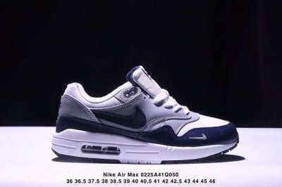 公司级Nike Air Max 1 耐克气垫 缓震 耐磨运动鞋 鞋身材质均选择皮革 织物 麂皮多种材质覆盖 保证质感的前提下 层次感也相当不错 带有开窗式 Ai