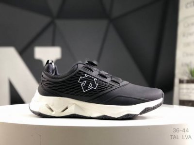 k L Descente 迪桑特 轻盈缓震透气鞋面时尚休闲运动覆盖防水男子越野跑鞋 官方同步上架适合技术路线单日徒步穿着 Aeriosflgtx鞋受到长途野外跑
