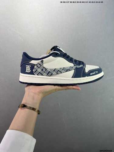 公司级Fragment X Travis Scott X Dior Air Jordan 1 Low 三方联名倒钩 全新的三方联名低帮倒钩鞋面延续了黑脚趾设计，
