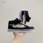万斯VANS高帮 尺码25-37 Vans真的是滑板鞋颜值NO.1了。高弹力鞋面，穿起来不会磨脚。魔术贴设计更好穿脱，这双鞋秋冬还有个好处护脚踝，不会受凉！！