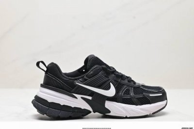 真标耐克Nike Wmns V2K Runtekk Low”White Grey Pink”复古潮系列未来复古老爹风百搭休闲运动慢跑鞋 货号:Fn0738-10
