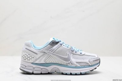 公司级耐克nike Zoom Vomero 5 马拉松复古跑五代休闲运动慢跑鞋 采用环保纤维革饰片组合网眼布鞋面材质 升级正确后跟tpu加固 耐弯折热塑框架支撑