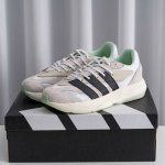 核心私 Adidas Lightblaze Mer 阿迪透气跑步鞋 货号：J p10870 尺码：36 36.5 37 38 38.5 39 40 40.5 4