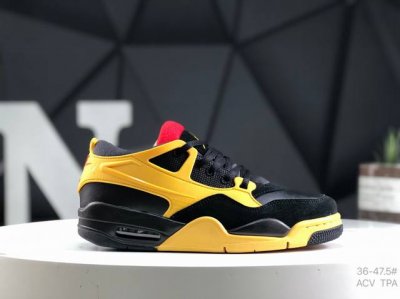 Air Jordan 4 Rm Aj4 乔丹4代 Aj4 乔4 乔丹篮球鞋系列 整鞋采用皮革与麂皮材料打造，鞋面使用黑色皮革作为主体框架，搭配鞋头黑色麂皮框架，