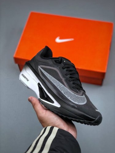 J版 Nike Zoom Fly 6 耐克超弹轻盈跑步鞋 Fn8454-001 #鞋款搭载 Flyknit 材料 打造出众弹性 易于穿脱。采用React技术 轻