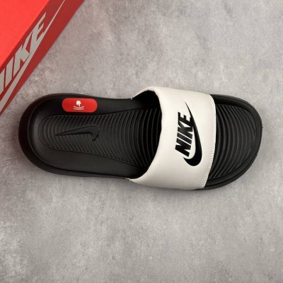 本地 核心私 Nike Victori One Slide Print Mix维多利一号系列夏季沙滩运动防滑一字潮流拖鞋 简约清爽的夏季必备单品 焕新升级经典必