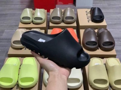 出厂价P 公司货偏小半码 Yeezy Slide 椰子拖鞋 尺码：36-47