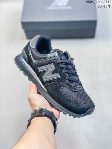 New Balance 新百伦 升级原楦原纸版开发版型，采用翻毛皮组合牛津布鞋面材质，4层组合独立私模大底“长青之王”荣耀回归，Nb新百伦New Balance