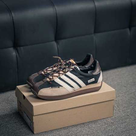 核心私 阿迪达斯 Adidas Country Og Shoes经典复古运动板鞋 T头鞋 久负盛名的复古风皮革经典运动鞋 Country Og系列鞋款于1970 - 点击图像关闭