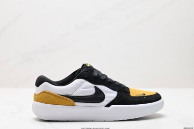 真标耐克Nike Sb Force 58低帮休闲板鞋 是一款将前沿创新带入街头的单品 它具有硫化杯底 具有出色的耐用性和灵活性 使用帆布和绒面革 在饰面上放置通