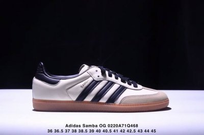 Adidas 阿迪达斯 男女鞋半码制，采用磨砂牛剖革鞋面材质，外置橡胶大底带你回味最原始的永远经典，阿迪达斯 三叶草Adidas Originals Samba