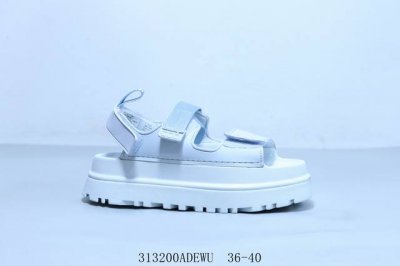 Ugg La云系列 厚底模式贴 凉鞋拖鞋 货号 1152685 313200Adewu 36-40