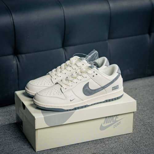 核心私 Nike Dunk 全套原楦原模倾力打造完美版型 独家原厂航空铝磨具打磨大底 鞋头坡度极致还原 无解鞋型 原盒原配 圈内天花板工艺 原厂冲刀 超高清洁度