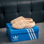 110 核心私 adidas/阿迪达斯 男女鞋采用工程力学开发楦型，泡超轻耐磨Md发泡一体成形鞋模 爆款锁定这双阿迪 Mule 帅到犯规！全新阿迪达斯Adida