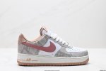 真标耐克Nike Air Force 7空军一号低帮百搭休闲运动板鞋。柔软、弹性十足的缓震性能和出色的中底设计，横跨复古与现代的外型结合，造就出风靡全球三十多年