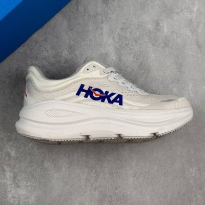 本地 核心私 公司级小红书推荐Hoka M Bondi 9 全新配色 低帮轻量户外越野休闲运动慢跑鞋 这个品牌来自于新西兰的毛利语，Hoka表示大地，One O