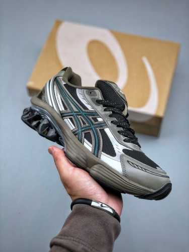 Asics Gel-Kinetic Fluent 亚瑟士运动休闲透气专业跑鞋 新一代缓震未来感跑鞋 货号：1203A737-002 尺码：40-45 半