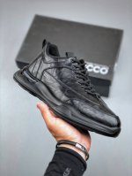 Ecco爱步 小红书爆款 新款百搭休闲鞋 精选鞋面走线工整 清晰质感 原单品质 采用Ecco家族工艺 高端时尚 简约大气 防滑舒适 时尚拼色 尺码 39-44