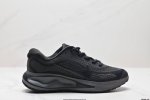 公司级nike Joerney Run 轻便跑步鞋 使用了新型的缓震材料 脚感偏韧 增加了跑步时的稳定性 织物加网纱的鞋面极好的透气性 官方货号:Fn0228-