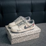 核心私 nike Dunk 全套原楦原模倾力打造完美版型 独家原厂航空铝磨具打磨大底 鞋头坡度极致还原 无解鞋型 原盒原配 圈内天花板工艺 原厂冲刀 超高清洁度