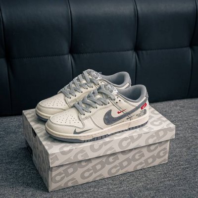 核心私 nike Dunk 全套原楦原模倾力打造完美版型 独家原厂航空铝磨具打磨大底 鞋头坡度极致还原 无解鞋型 原盒原配 圈内天花板工艺 原厂冲刀 超高清洁度