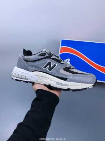 新百伦 New Balance Nb2000系列复古运动慢跑鞋，鞋面为合成皮革与聚酯网眼相拼，质轻、透气、包覆感舒适，鞋底的双色流线设计加上前后脚掌的双气垫支撑 - 点击图像关闭