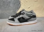 170 #新品上市实拍 近日Nike也开始陆续推出秋冬系列产品，目前一款全新的Nike Sb Dunk Low "Light Carbon"曝光！Hf3063