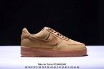 Nike Air Force 1 ’07 Low 空军飞勾一号低帮百搭休闲运动板鞋。柔软、弹性十足的缓震性能和出色的中底设计，横跨复古与现代的外型结合，造就出风