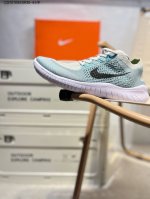 120 耐克/Nike Epic React Flyknit 2018 赤足轻便跑鞋 功能赤足大底，针织弹性原面 货号：942839 Cs7010934#36-