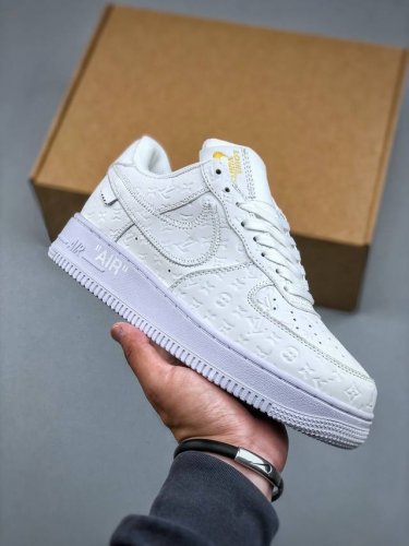 Nike Air Force 1 '07 Low X Lv Trainer Sneaker 联名 白印花 空军一号 低帮运动休闲鞋 货号 51Bcolre 尺码