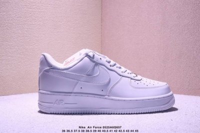 36-45带半码 耐克Nike Air Force 1 07 空军一号低帮百搭休闲运动板鞋 柔软 弹性十足的缓震性能和出色的中底设计 横跨复古与现代的外结合 造