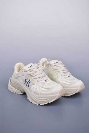 Mlb New York Yankees Curve Runner 张凌赫同款 低帮流浪鞋 出游大胆穿 上镜C位密码 以复古基调书写千禧美学 融合现代机能元素风 - 点击图像关闭