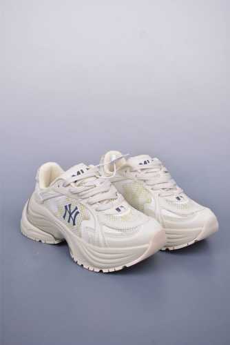 Mlb New York Yankees Curve Runner 张凌赫同款 低帮流浪鞋 出游大胆穿 上镜C位密码 以复古基调书写千禧美学 融合现代机能元素风