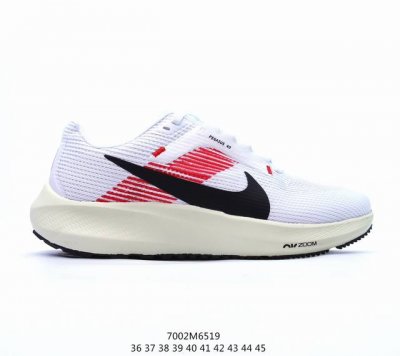 Air Zoom Pegasus 登月40代运动鞋 针织网面透气跑步鞋 兼顾迅疾外观和稳固脚感 后跟覆面和中足动态支撑巧妙融合 缔造稳定顺畅的迈步体验 采用密度