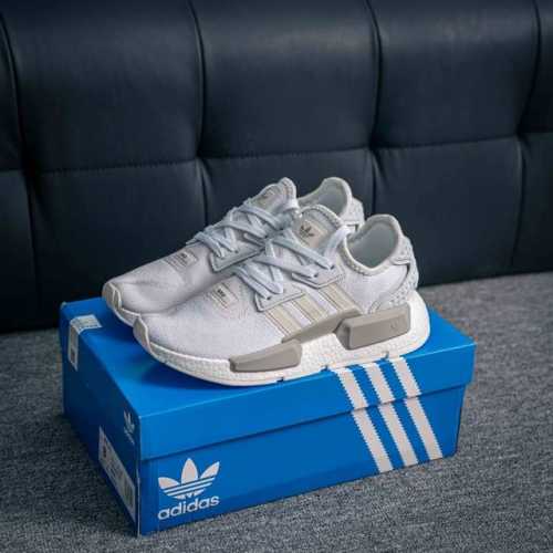 核心私 阿迪达斯新配色 Adidas Nmd G1 街头风经典百搭跑步鞋 以鞋型、角度和面料，力求展现 Adidas创新传统，采用时髦廓形，以抢眼外形诠释经典细
