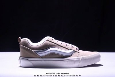 140 Vans Knu Skool缤纷色彩， 直“白”示爱，就在此刻 清新的绿色款搭配印有碎花的鞋带如同春日里刚刚萌发的爱情、充满生机与活力 ！ 尺码：35-
